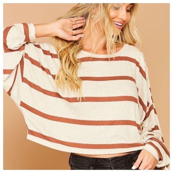 Oversized Soft Striped Knit Crop Top - Picture 3 of 7